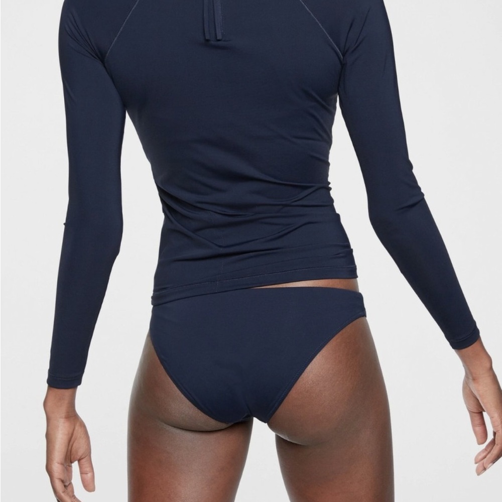 Athleta North Point Rashguard - Picture 2 of 9